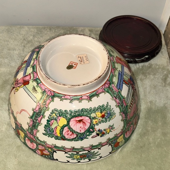 Vintage Chinese Famille Rose Medallion Porcelain Bowl Hand Painted W WOOD STAND - Picture 10 of 16